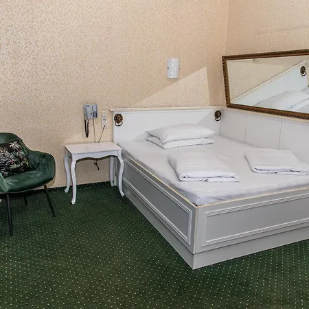 Goldene Spinne Hotel 3*