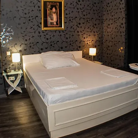 Hotel Goldene Spinne 3*