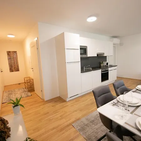 Schoenes Living Am Donauufer Apartment