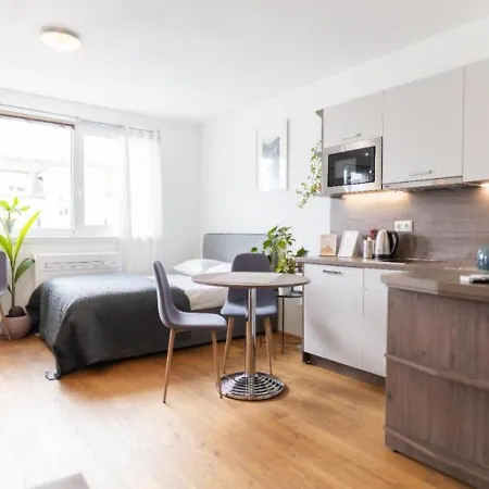 Triester Apartment Vienna