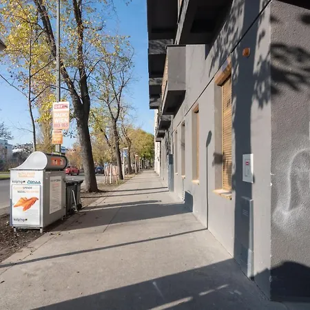 An Der Donau, 10 Minuten Ins Zentrum, Klimaanlage * Vienna