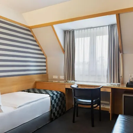 By Ihg Hotel