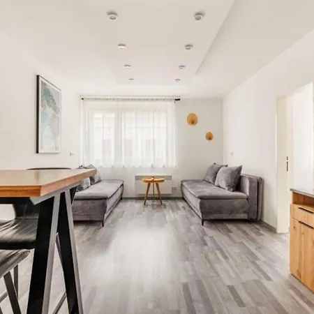 Cozy Renovated Close To Schoenbrunn Palace Vienna