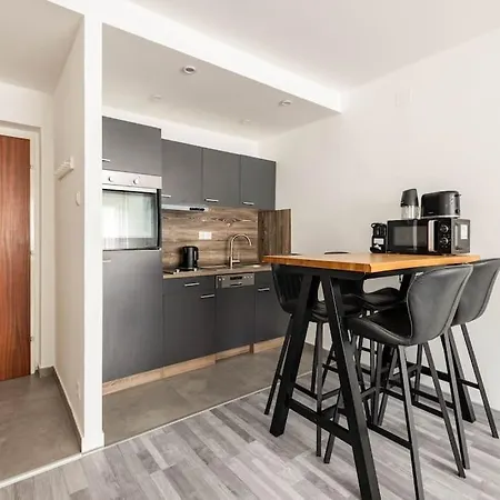 Cozy Renovated Close To Schoenbrunn Palace *