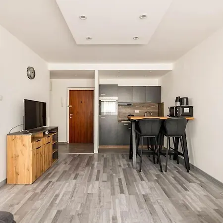 Cozy Renovated Close To Schoenbrunn Palace