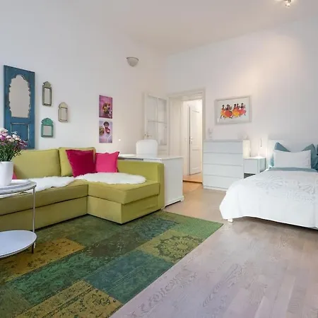 Danube Art Apartment *