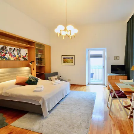 Apartment Charming With Balcony In Hip & Trendy Margareten Vienna