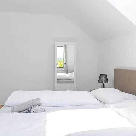 Cozy In Amazing House Apartment