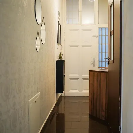 Mint 13 @ Mariahilf Apartment *