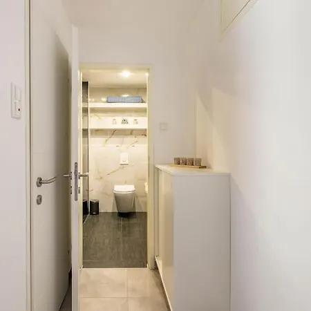 Cozy Renovated Close To Schoenbrunn Palace