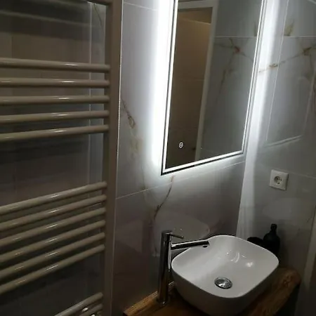 Cozy Renovated Close To Schoenbrunn Palace