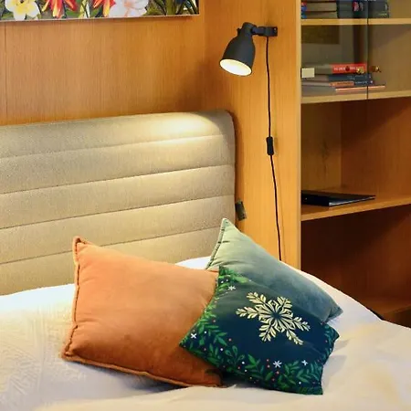 Charming With Balcony In Hip & Trendy Margareten