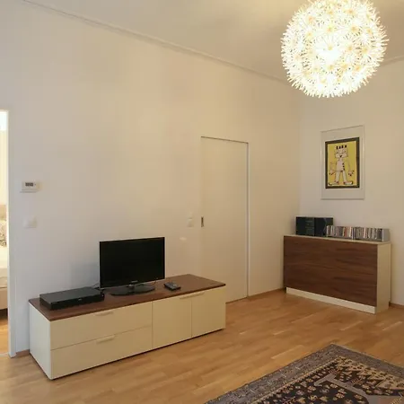 Apartment Moderne Stadtwohnung Mit Balkon *