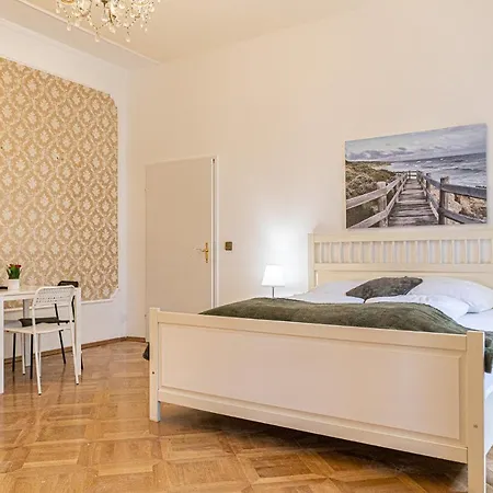 Friendly 4br Shared Apt- Near Downtown * Vienna