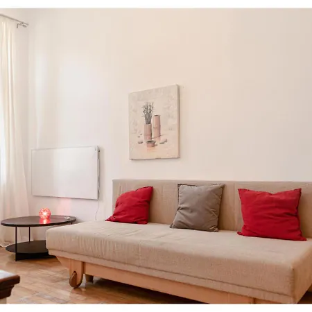 Cheerful 2br - Suitable For Longstays *