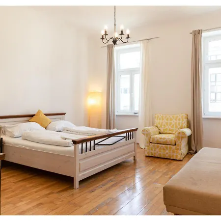 Cheerful 2br - Suitable For Longstays Apartment