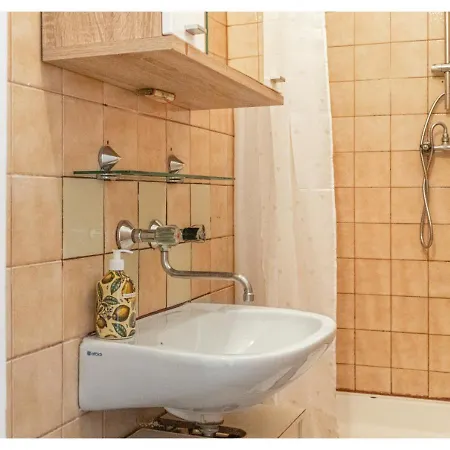 Apartment Cheerful 2br - Suitable For Longstays *