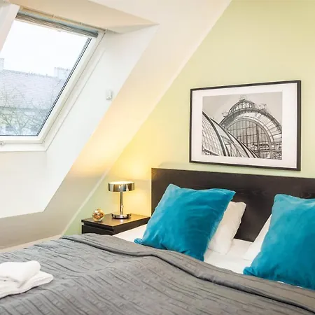 Jimmy's Lory Aparthotel 3*