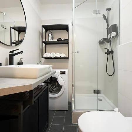 Bright Stylish In A Location Appartement Vienne