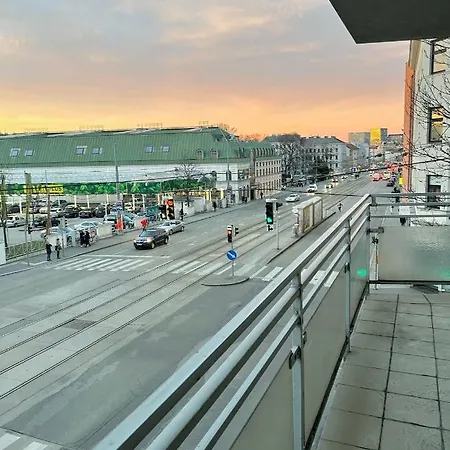 Lägenhet 80m2 With Balcony & Free Netflix Wien