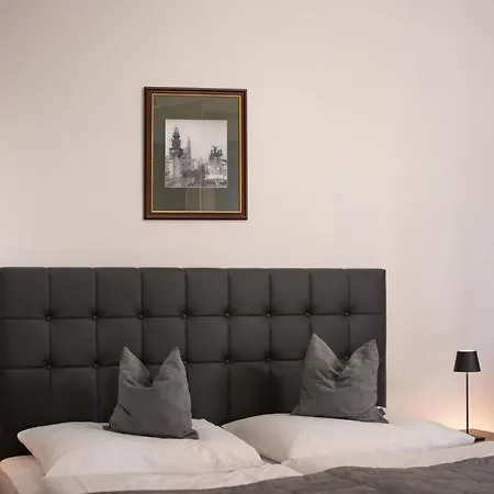 Hotel Bergwirt Schönbrunn Wien