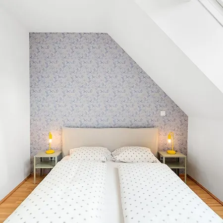 Ding Design In Brigittenau Apartman *