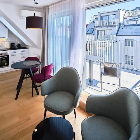 Myfavorit - Spacious Next To Puplic Transport U1 Direct Connection To Citycenter