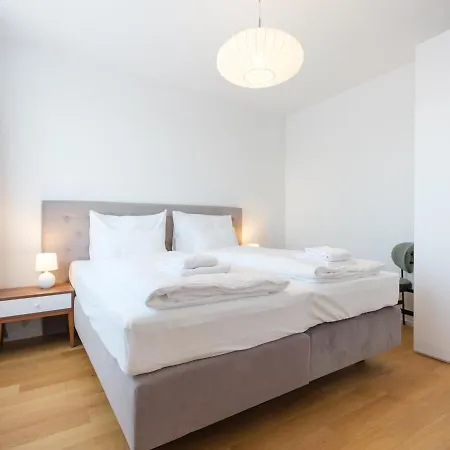 Myfavorit - Spacious Next To Puplic Transport U1 Direct Connection To Citycenter Vienna