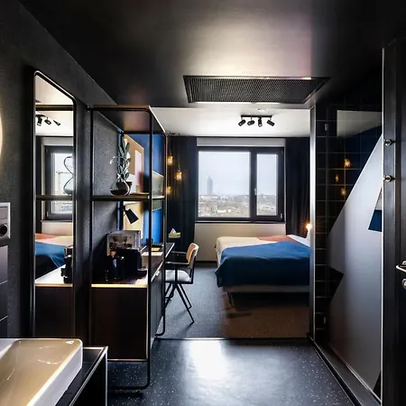 Hotel The Social Hub 4*