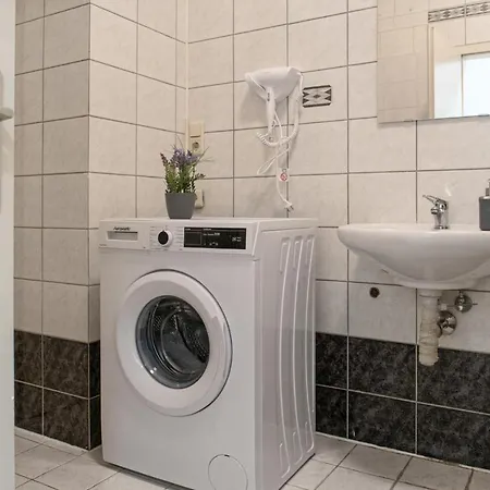 Spacious 2br Apt.-near Wiener Stadthalle Vienna
