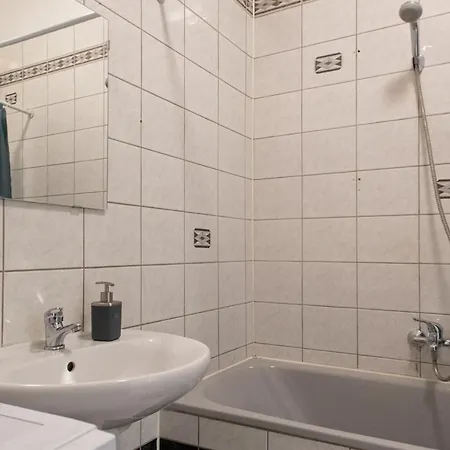 Spacious 2br Apt.-near Wiener Stadthalle Vienna