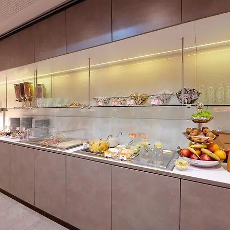 Simm's - Cityhotel Next To Metro U3 4* Wenen