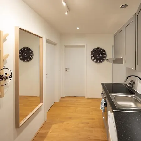 Rooftop Cozy Near Innerstadt With Ac Appartamento Vienna