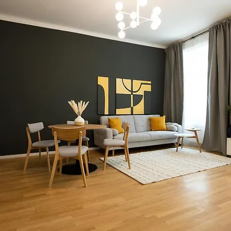 Apartment Aesthetic Newly Renovated Located Near Belvedere Castle, 15 Minutes From Stephansplatz