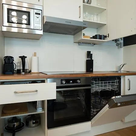 Aesthetic Newly Renovated Located Near Belvedere Castle, 15 Minutes From Stephansplatz * Vienna