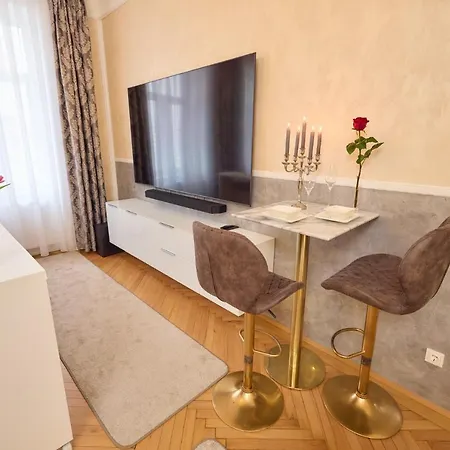 Sophies Place Augarten - Imperial Lifestyle Parking Apartment Vienna