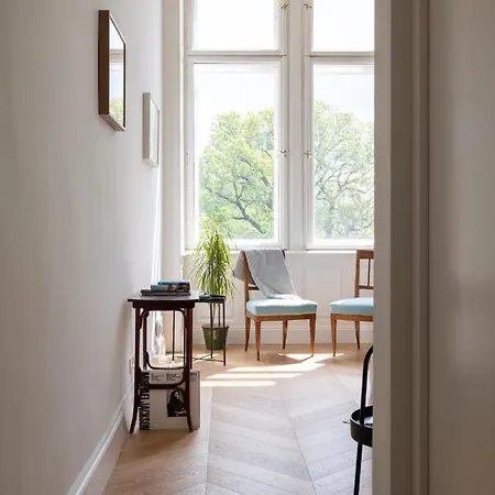 Stunning In Center Apartment *