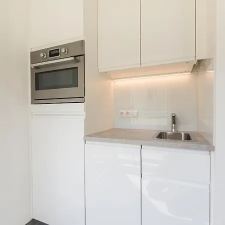 Cube Contactless Check In Apartment *