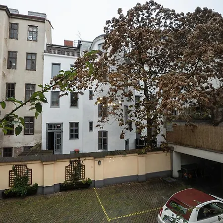 Stylish Designed In A Calm District Appartement *