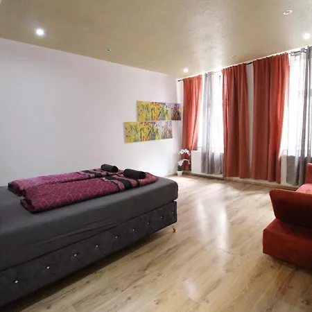 Private Triple Bedroom Rf1 * Vienna