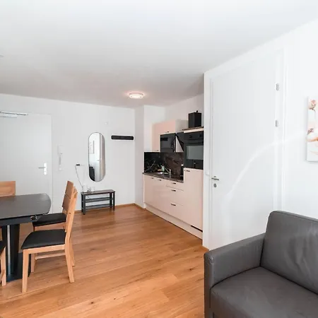 Modern With Big Balcony Near City Center Apartment