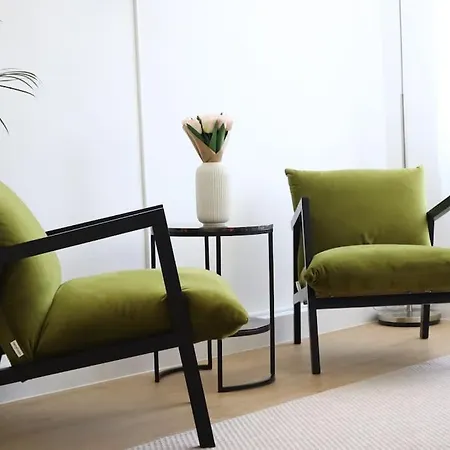 Bloom - Modern One Bedroom *