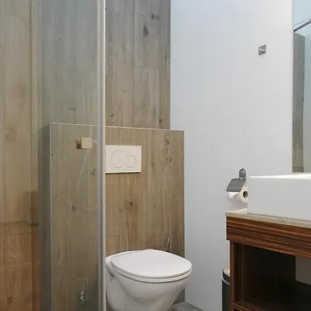 Apartment 4 Red Star 8