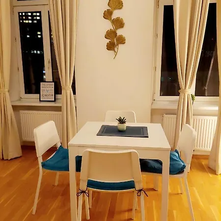 Appartamento Cozy 40m2 In & Beautiful Family Area Right At Subway & Park