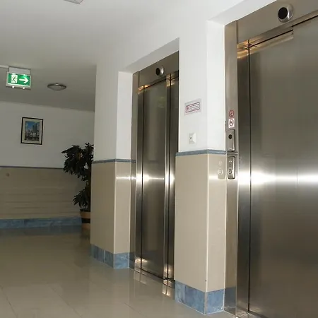 Hotel Donaustadt Kagran - At Metro U1 Viena