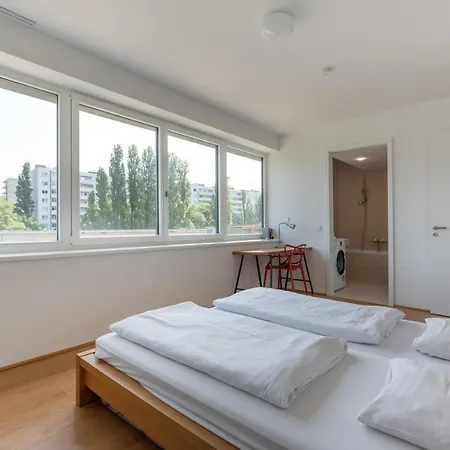 Neu Zentral Und Ruhig An Der U2 / Stadion Apartment Wien