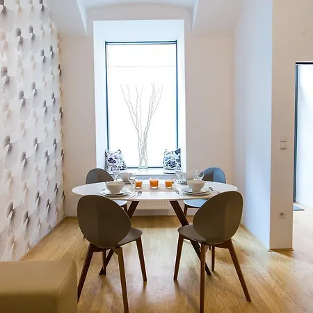 Belvedere Apartment *