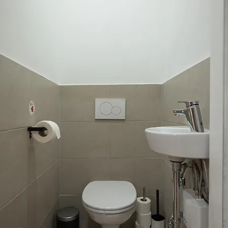 Apartment 1br With A Queen-size Bed And Terrace - Contactless 24h Check-in Wien