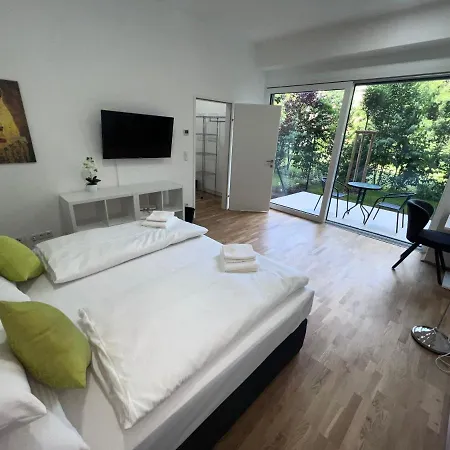 Next To Schoenbrunnpalace Close To Public Transport - Myschoenbrunn * Vienna