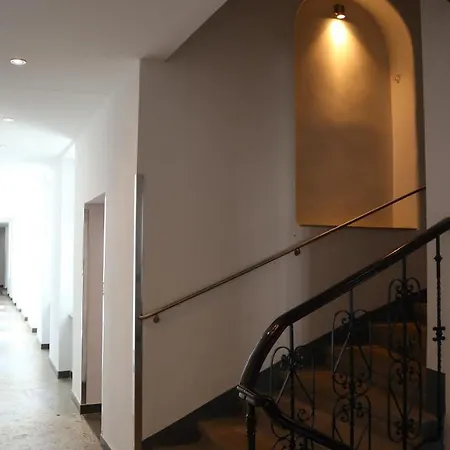 Bloom - Modern One Bedroom